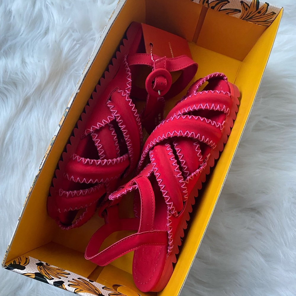 FARM Rio Red Zigzag Sandals - Picture 7 of 12